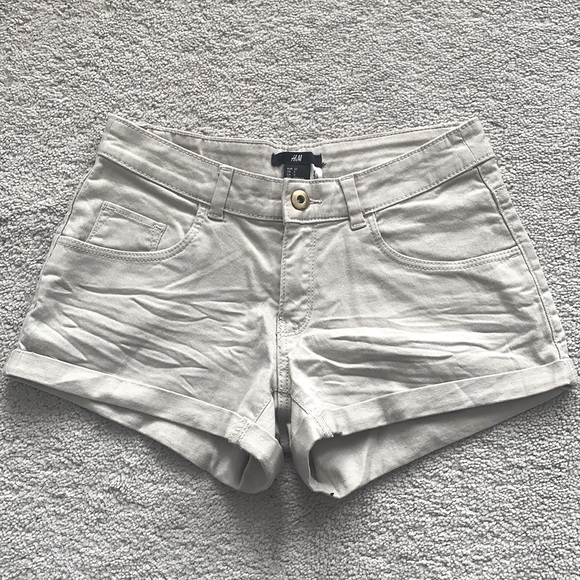 H&M Denim Shorts - Picture 1 of 3